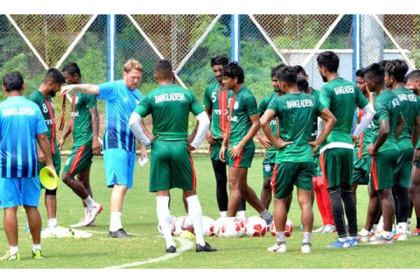 জাতীয় ফুটবল দলের ক্যাম্প স্থগিত 
