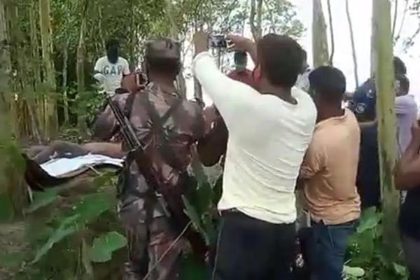 বিএসএফের গুলিতে নিহত; ৩ দিন পর কবর থেকে লাশ উত্তোলন