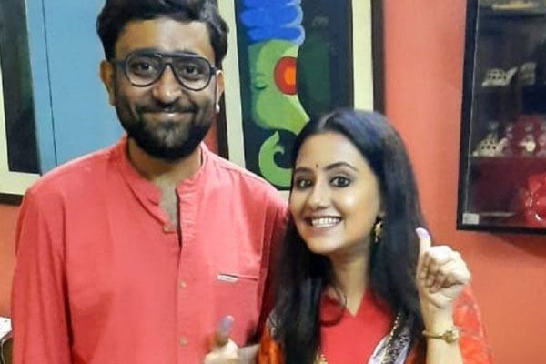 করোনার মধ্যেই পরিচালককে বিয়ে করলেন মানালি
