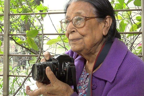 দেশের প্রথম পেশাদার নারী আলোকচিত্রী সাইদা খানম আর নেই