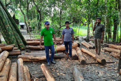 চট্টগ্রামে পাচারকালে সেগুন কাঠ জব্দ  
