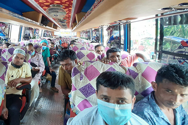 ব্রাহ্মণবাড়িয়ায় পরিবহনে নৈরাজ্য, দ্বিগুণ ভাড়া আদায়