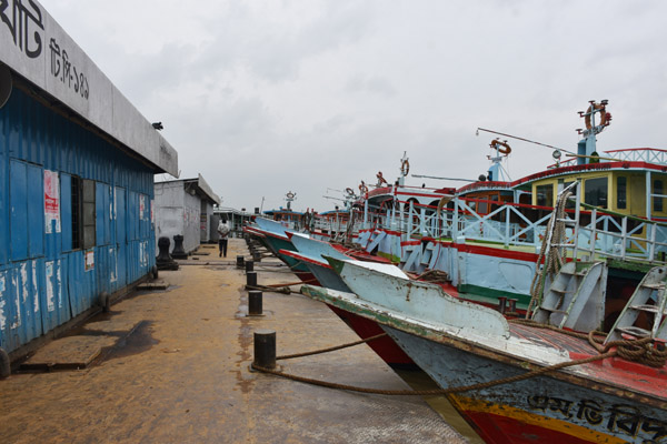 দৌলতদিয়া-পাটুরিয়া নৌরুটে লঞ্চ চলাচল বন্ধ