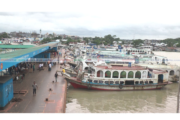 বৈরী আবহাওয়ায় বরিশালের অভ্যন্তরীণ রুটের লঞ্চ চলাচল বন্ধ