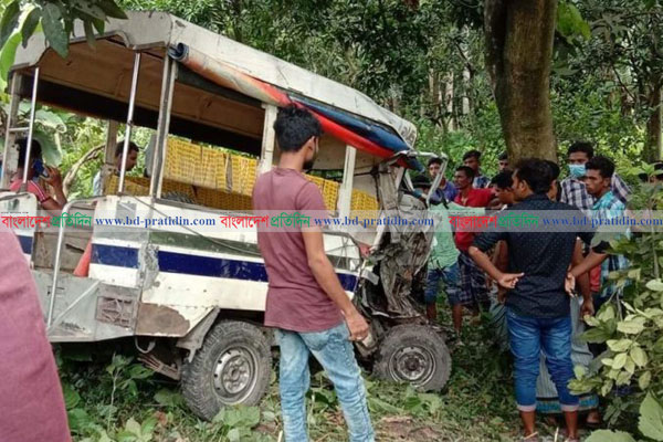 রাজশাহীতে ট্রাক-লেগুনার সংঘর্ষে ব্যবসায়ী নিহত