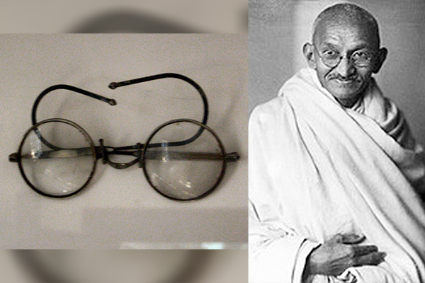 আড়াই কোটিতে বিক্রি হলো ৫০ বছর ড্রয়ারে পড়ে থাকা গান্ধীর চশমা