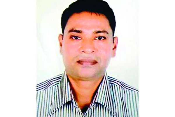 আদালতে এসে ঘুরে গেলেন পলাতক স্বাস্থ্য অধিদপ্তরের হিসাবরক্ষণ কর্মকর্তা!
