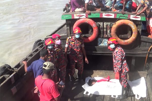 মেঘনায় নিখোঁজ ডুবুরির লাশ উদ্ধার