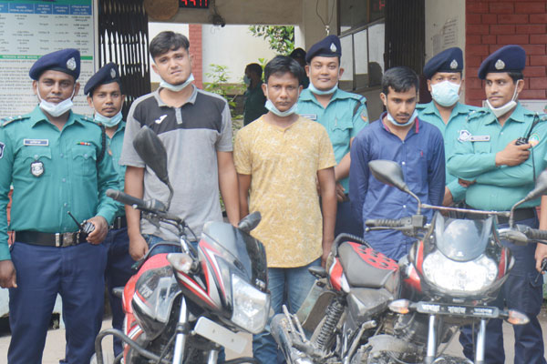 মুদি দোকানিকে অপহরণ করে ৫০ হাজার টাকা মুক্তিপণ দাবি, গ্রেফতার ৩

