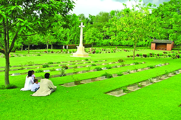 নীল পাহাড়ে চট্টগ্রামের ওয়ার সিমেট্রি