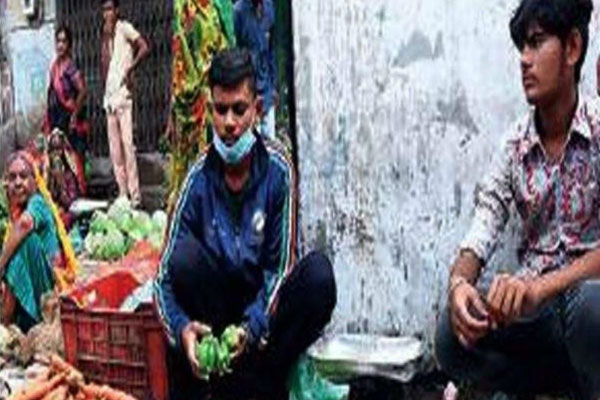 সংসার চালাতে এখন সবজি বিক্রি করেন বিশ্বকাপজয়ী ভারতীয় ক্রিকেটার