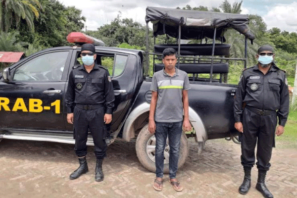 র‌্যাব পরিচয়ে প্রতারণা, অতঃপর...