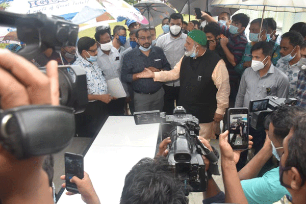 চসিকের বিপ্লব উদ্যানে দোকান নির্মাণে অনিয়ম