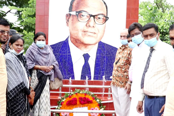 কিশোরগঞ্জে শহীদ সৈয়দ নজরুল ইসলামের ম্যুরাল উন্মোচন 

