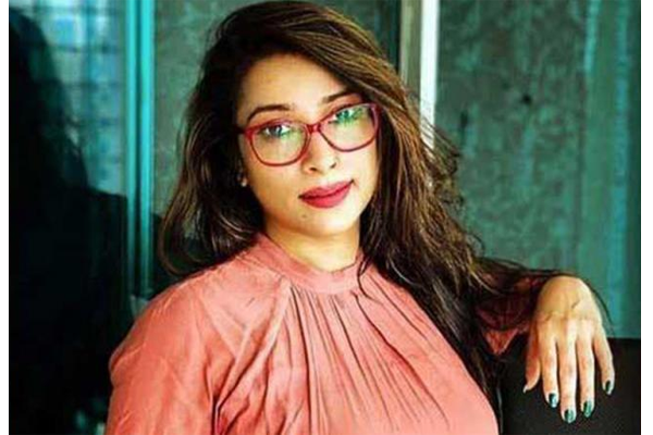 সাবরিনার বিরুদ্ধে মামলা দিচ্ছে ইসি, দুই এনআইডি ব্লক