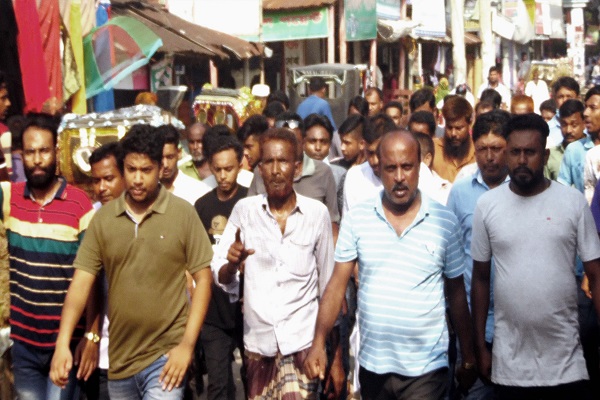 উপজেলা চেয়ারম্যান লাঞ্ছিত, আ’লীগ নেতাসহ চারজনের বিরুদ্ধে মামলা