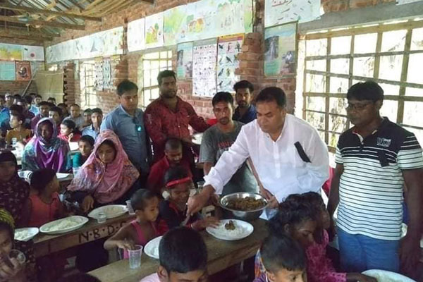 বঙ্গবন্ধুর শাহাদাতবার্ষিকী উপলক্ষে প্রতিবন্ধী শিক্ষার্থীদের মাঝে খাবার বিতরণ