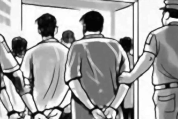 যাত্রাবাড়ীতে ইয়াবাসহ ৩ জন গ্রেপ্তার