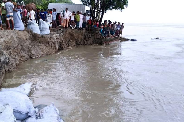 বন্যায় ৩৩ জেলায় ২৫১ জনের মৃত্যু, রোগে আক্রান্ত ৭০ হাজার