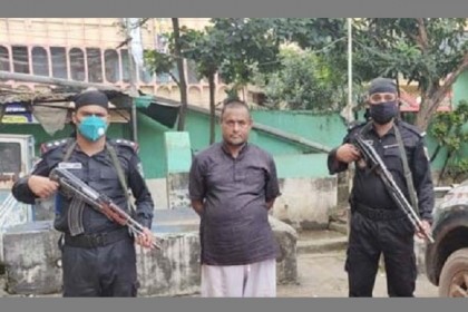 চট্টগ্রামে ইয়াবাসহ মাদক ব্যবসায়ী গ্রেফতার
