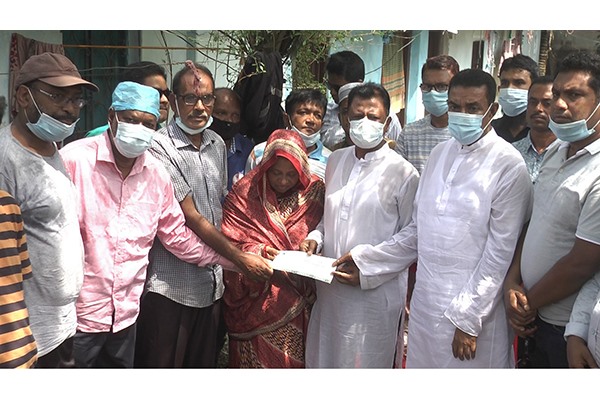 বরিশালে নিখোঁজ দুই ছাত্রদল নেতার বাসায় গিয়ে বিএনপি নেতাদের শান্তনা