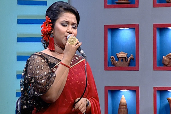 বৈশাখীর সকালের গানে আজ গাইবেন ঝিলিক