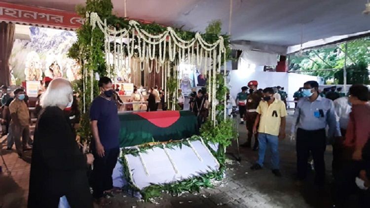 ঢাকেশ্বরী মন্দিরে সি আর দত্তকে শেষ শ্রদ্ধা