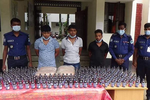মহেশপুরে অভিনব কায়দায় মাদক পাচার, আটক ৩