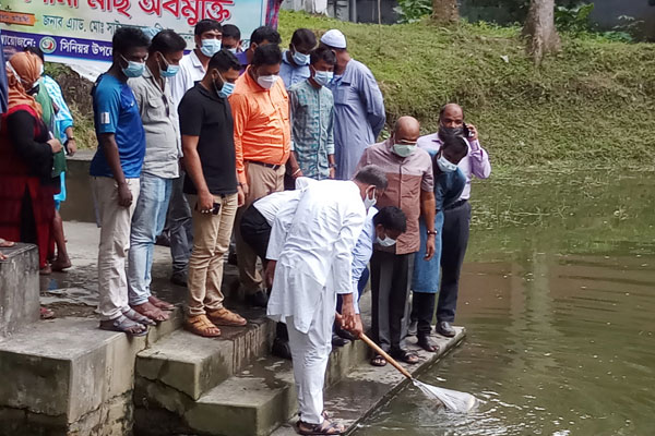 মাগুরায় মাছের পোনা অবমুক্তকরণ