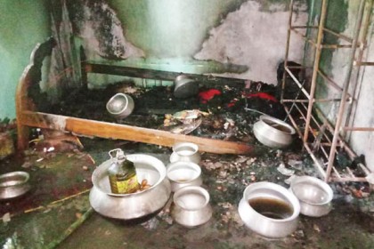 বিশ্বনাথে প্রবাসীর ঘরে দুর্বৃত্তের আগুন, লুটপাট