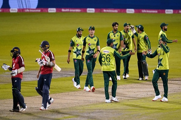 রোমাঞ্চকর লড়াইয়ে সিরিজ বাঁচাল পাকিস্তান