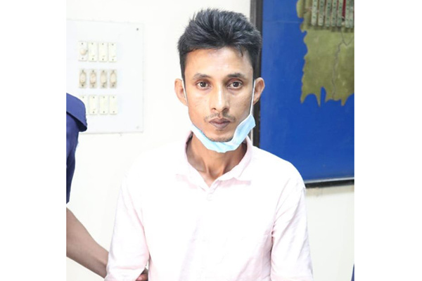 ওসি-এসপি সেজে প্রতারণা!