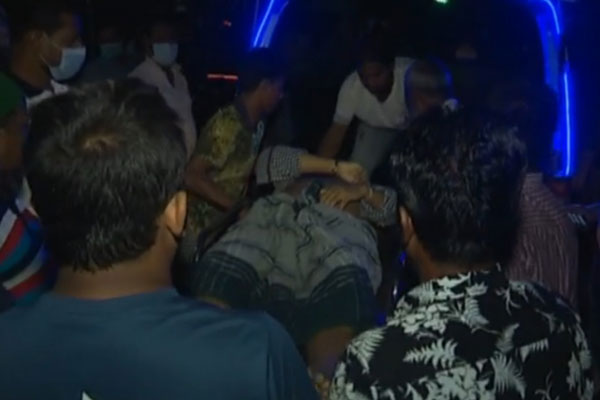 বরিশালে মাদক নিরাময় কেন্দ্রে ধরে নেওয়ার
সময় ধস্তাধস্তি ও মারধরে যুবকের মৃত্যু