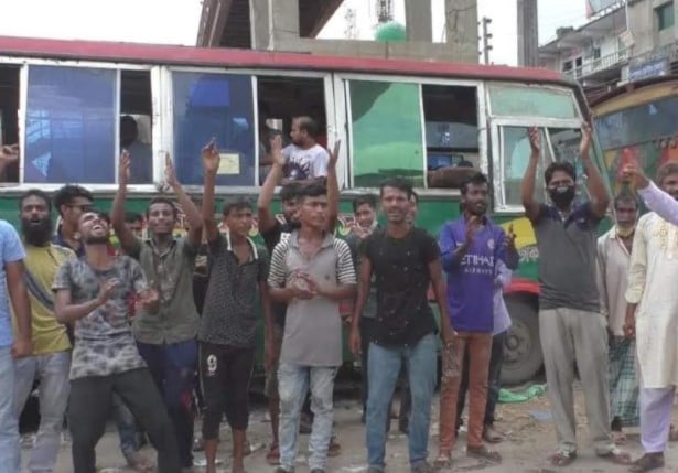 ঢাকা-চট্টগ্রাম মহাসড়কে পরিবহণ শ্রমিকদের বিক্ষোভ