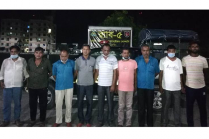 রাজশাহীতে দেশী মদসহ ৯ মাদকসেবী গ্রেফতার