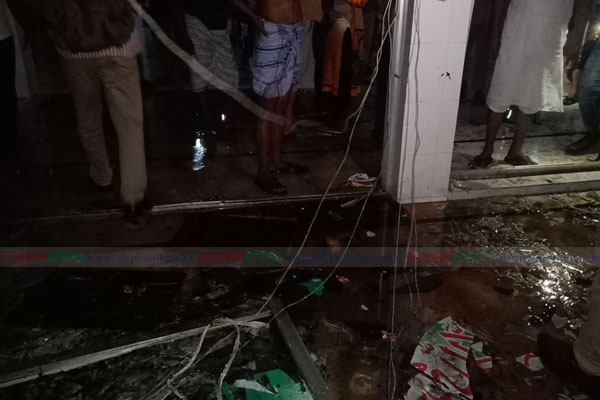 নারায়ণগঞ্জে মসজিদে বিস্ফোরণ: মুয়াজ্জিনসহ ১৬ জনের মৃত্যু