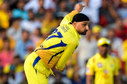 এবার আইপিএলে না খেলার সিদ্ধান্ত হরভজনের