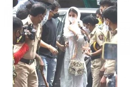 'ভালোবাসা অপরাধ হলে সুশান্তকে ভালোবেসে গ্রেফতার হতে প্রস্তুত রিয়া'

