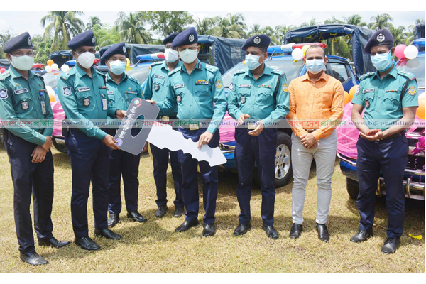 পুলিশ বাহিনীকে সেবা দিয়েই মানুষকে খুশি করতে হবে: বিএমপি কমিশনার