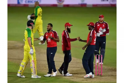 ইংলিশদের হারিয়ে টি-টোয়েন্টির শীর্ষেই অস্ট্রেলিয়া