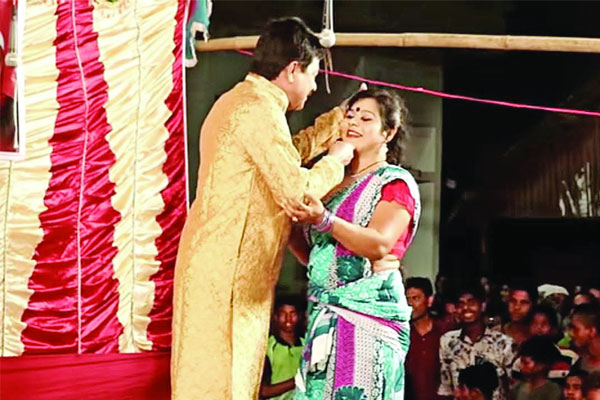ভিন্ন পেশায় অধিকাংশ মালিক-শিল্পী