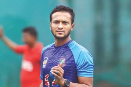 নিষেধাজ্ঞা শেষ হওয়ার আগেই এলপিএলের নিলামে সাকিব

