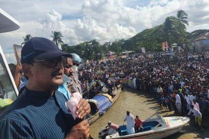উন্নয়নের কথা বলে নদী দখল করা যাবে না: নৌ প্রতিমন্ত্রী
