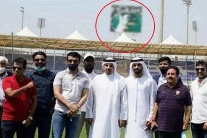 পাকিস্তানি ক্রিকেটারের ছবি ব্লার করে বিতর্কে সৌরভ!