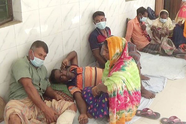 ঝিনাইদহে আধিপত্য বিস্তার নিয়ে সংঘর্ষে আহত ৩৫