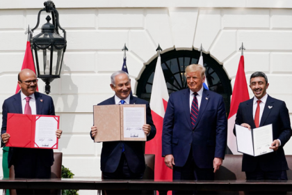 ইসরায়েলের সঙ্গে চুক্তি সই করল আমিরাত ও বাহরাইন