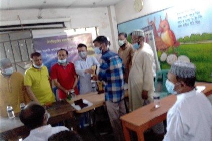 কৃতী শিক্ষার্থীদের মাঝে বৃহত্তর ময়মনসিংহ সমিতির বৃত্তি প্রদান