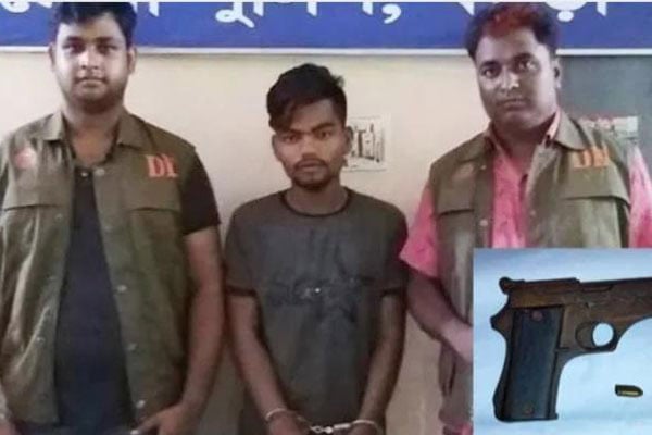 বগুড়ায় অস্ত্রসহ যুবক গ্রেফতার