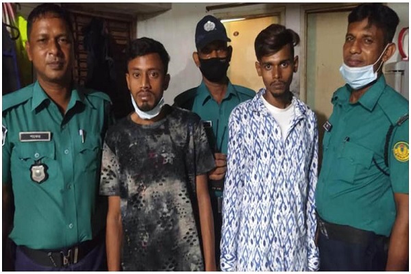পায়ুপথে হেরোইন ঢুকিয়ে পাচারকালে ২ যুবক গ্রেফতার