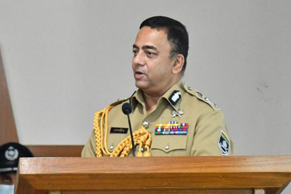 অন্যায়ের বিরুদ্ধে আল্লামা শফী ছিলেন আপসহীন : আইজিপি

